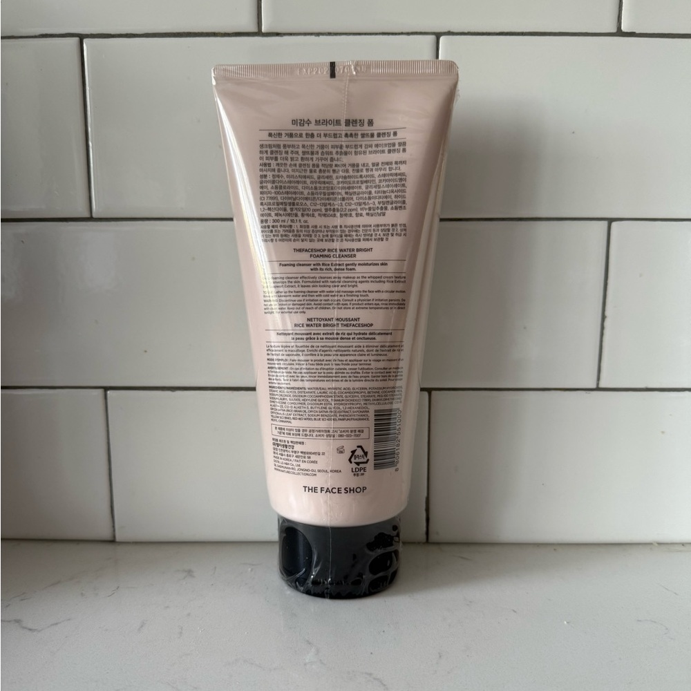 The Face Shop Rice Water Bright Foaming Cleanser K-Beauty Jumbo Size 300ml - NWT - Picture 5 of 9
